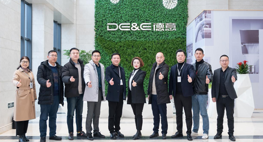 双向奔赴 共谋发展——欧亚达集团高管一行莅临天辰平台智家参观交流
